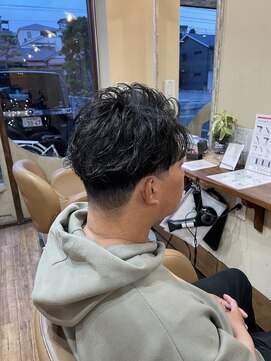 トーン(tone) 刈り上げショート