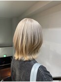 ミルクティーベージュヘーゼルベージュくびれボブワイドバング