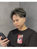 短めハイライトフェザーショート