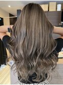 アッシュベージュ×ロング