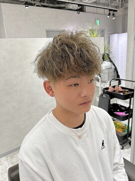 キートス(Kiitos) ハイトーン/ツイストスパイラルVマッシュ無造作