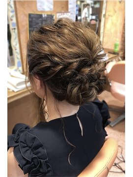 グランアージュ 柏西口店(grandage) ふんわりシニヨン 大人かわいい小顔 ゆるふわアレンジ 結婚式 柏