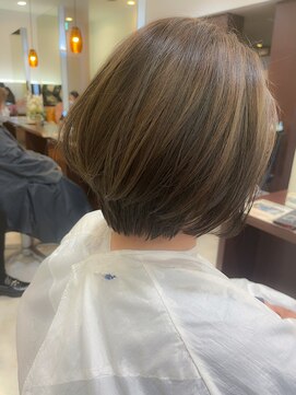 シェール モリオ(chere MORIO) 白髪ぼかしハイライトカラー