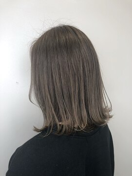 シンパティカ(Simpatica) 〈切りっぱなし×透明感アッシュ〉