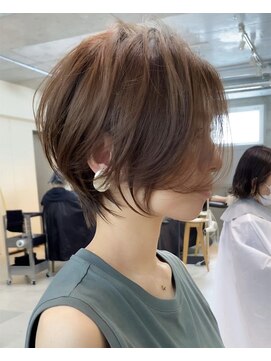 ラフ 新宿(Laff) 新宿 大人可愛い 20代30代40代 小顔ショートボブ 丸みショート