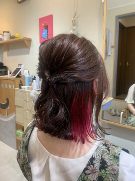 リト(Lit) インナーカラー　イヤリングカラー　ピンクヘア