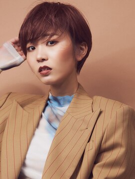 ピークアブー 銀座中央通り(PEEK-A-BOO) 分け目無しの耳かけショート