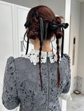 ロイオブジゼル(roi of GiseL) ヘアアレンジ　編みおろし　ツインテール　リボンアレンジ　20代