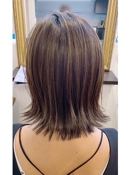 リリーヘアーリベート 浅草橋東口店(LiLiy hair LIBERT'E) ハイライト20代30代髪質改善トリートメント浅草橋秋葉原両国