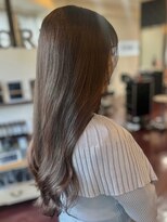 ローレン(LOREM)&nbsp;透明感アッシュブラウン8.6くびれヘア