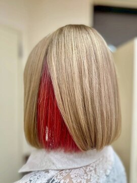 エターナルバイマティーナ(Eternal by MATINA) 【ホワイトブロンド/レッドカラー/ミディアムボブ】池袋美容室