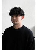 色気×ラフ感。大人の“スペインカール”