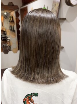 透け感オリーブボブストレート