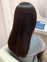 ソンノ(sonno)&nbsp;グレージュカラー くすみカラー ストレートヘア 20代 髪質改善