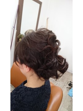 イスト(i s t) ゆるふわUPスタイル