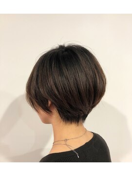 スリークス(3Cs) ショートボブ
