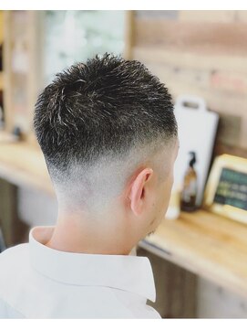 サーティースリー 石川町店(Thirty3) メンズフェード