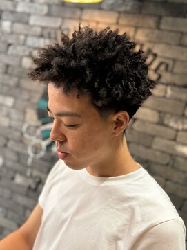 フォーコーナーズカットショップスリーセント 栄(FourCornersCutShop 3/cent) スパイキーアフロ