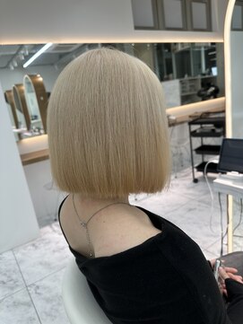 ロンドルピナス 小倉(Lond Lupinus) ミディアムヘア暗めカラー/デザインカラー/フェイスフレーミング