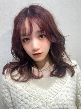 ミディアムレイヤーボブグレージュ顔周りカット