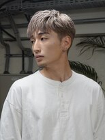 ノラ シブヤ(NORA)&nbsp;フリンジカットケアブリーチシルバーカラーテーパーフェード海外