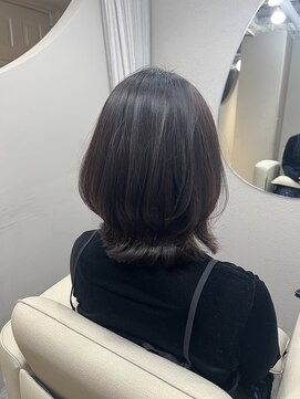ルッカ(Lucca) 酸性ストレート/くびれボブヘア
