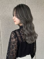 ラソ プエルト(LAZO puerto)&nbsp;くすみグレーのレイヤースタイル【金剛】