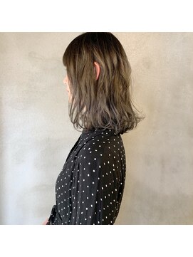 ミント(mint) 赤みの無い透明感グレージュ!柔らかさ、透け感◎