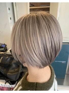 ヘアスタジオニコ(hair studio nico...) white beige