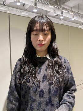 ムーム(Momb) ロングパーマ