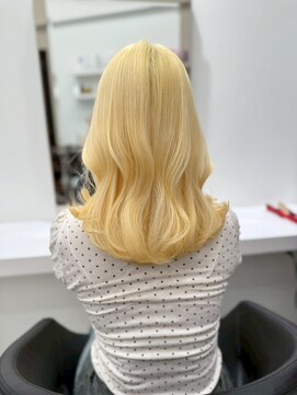 ベレーザシェルト(Beleza scelto) 15814抜きっぱなしブリーチ金髪レイヤーロングホワイトブロンド