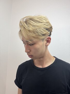 ステージ(STAGE) 金髪 海外風センターパート