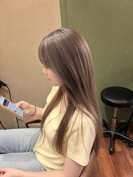 ヨナサン(Yona Saint) 透明感グレーベージュカラー