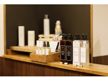 リピーヘアーデザイン(Repy Hair Design)の写真/“髪と頭皮に優しい”を叶え『速く、ムラなく、たっぷり塗る』にこだわり艶、色持ち、ダメージを最小限に