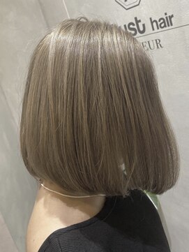 オーストヘアー リュウール(Aust hair Lueur) ブリーチ+ハイライト☆ホワイトベージュ