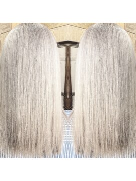 ユートピア(U topia) ホワイトミルクティーベージュ