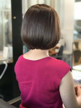 ディオ アンド ルーチェ アット(Dio&Luce at.) 【麻布十番・六本木・三田・赤羽橋】　ナチュラルベージュ＆ボブ