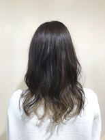 アズール 草加(azule)&nbsp;大人可愛い グレージュインナーカラー