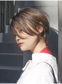 アッシュグレージュ／くすみ透明感／前髪なしショート／30代40代