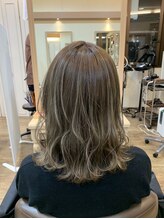『何度もカラーを楽しむ...』繰り返したカラーのダメージ...でもまた楽しみたい。そんなお悩みを解決