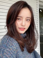 ティア(Tia.)&nbsp;（かきあげ/レイヤーカット/おくれ毛/毛流れ/ベージュ