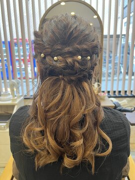 ウィングローリー(WINGLORY) ハーフアップ