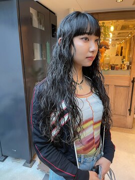 ルアウハク 梅田(LUAU Haku) ・Long spiral perm・【Haku/梅田/タクノ】