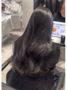 ソヨン 栄2号店(SOYON) 黒髪/グレーベージュ/レイヤーロング/前髪パーマ/髪質改善