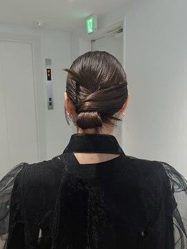 エイゾー 銀座(EIZO) 個性派シニヨン