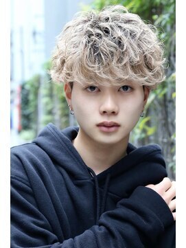 リップス レイ ギンザ(LIPPS Ray GINZA) くるっとスパイラルツーブロック刈り上げマッシュ