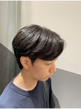 ノイセル 西本町(Noisyle) ブルーブラックフェザーパーマ刈り上げセンターパートy