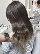 ベル サウス(BHEL south)&nbsp;津久居ロレイヤーカットハッシュカット透明感カラー重めロング