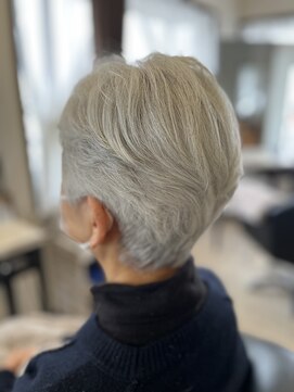 コア フィール ア デイ(COIFFURE A DAY) 【ナチュラルグレイカラー】M3Dおすすめクーポン