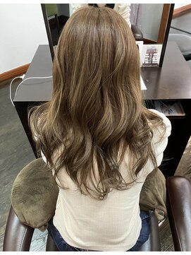 ラリュエル 江曽島店(La Ruelle.) オリーブベージュ